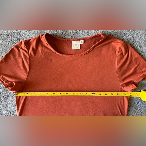 Live in the Moment Orange Crew Neck Tee Women Size L - Picture 3 of 5